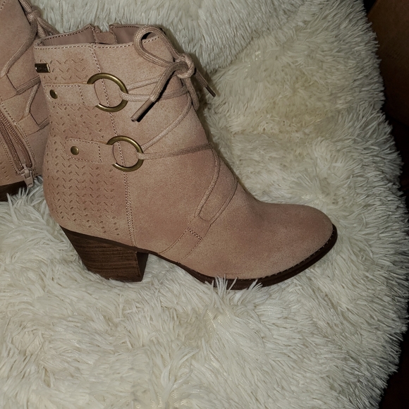 Booties - Picture 4 of 5